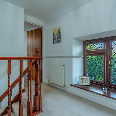Delightful With Secure Garden And Parking Holiday home