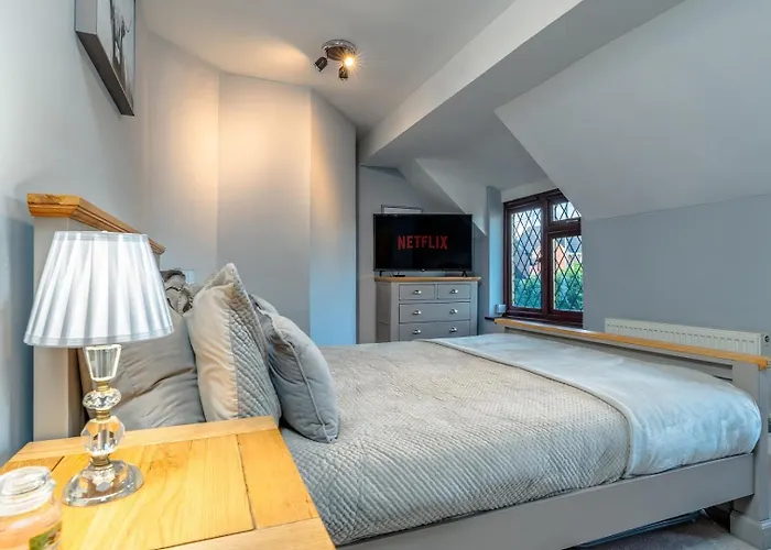 Feriehus Dog Friendly With Secure Garden And Parking Bristol