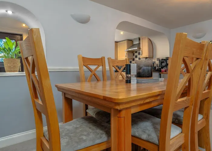 Feriehus Dog Friendly With Secure Garden And Parking