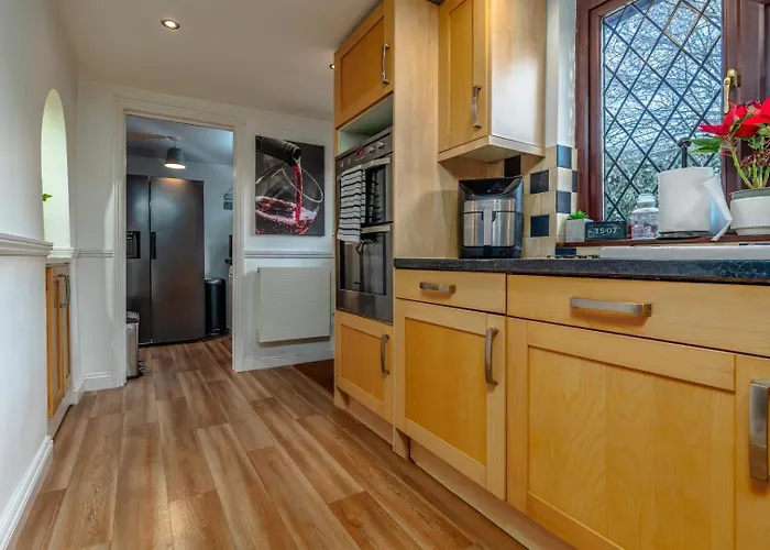 Dog Friendly With Secure Garden And Parking Feriehus