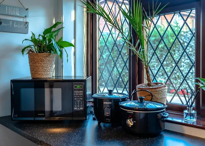 Dog Friendly With Secure Garden And Parking Bristol