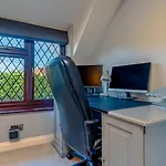 Dog Friendly With Secure Garden And Parking * Bristol