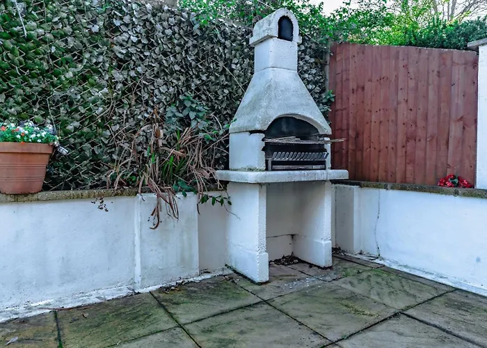 Σπίτι διακοπών Cosy Pet Friendly House With Garden And Parking