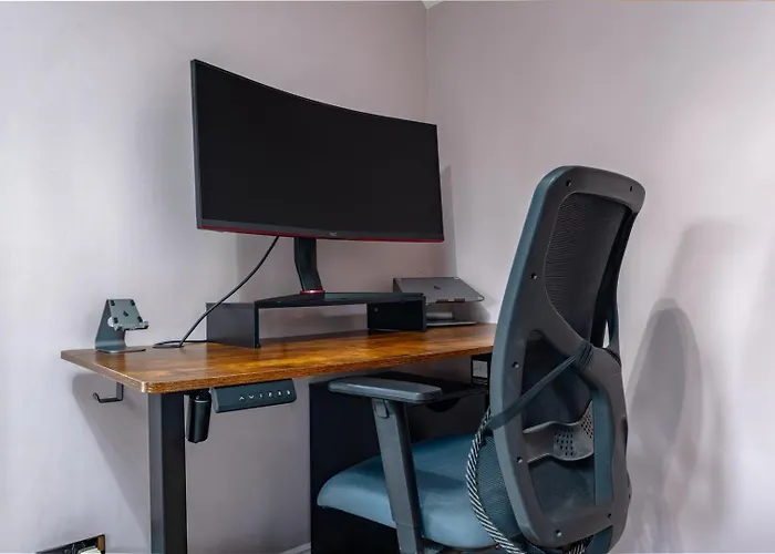 Cosy Pet Friendly House With Garden And Parking *